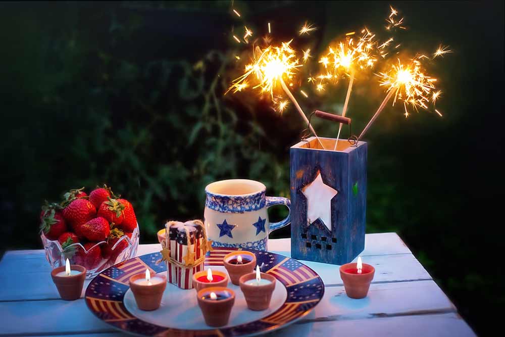 4th July table decorations and sparklers